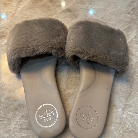 Sorel Women's Charcoal Fur flats - Picture 2 of 4